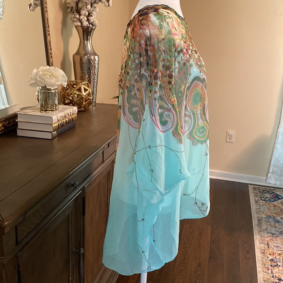 Boutique Tunic - Picture 2 of 2